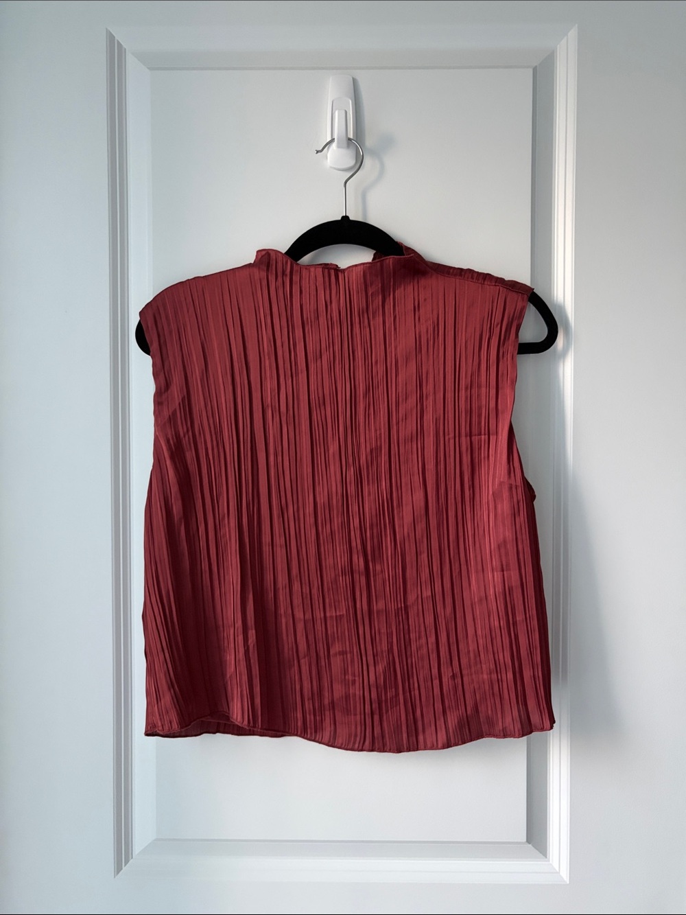 NWT Abercrombie and Fitch High Neck Sleeveless Burgundy Pleated Blouse